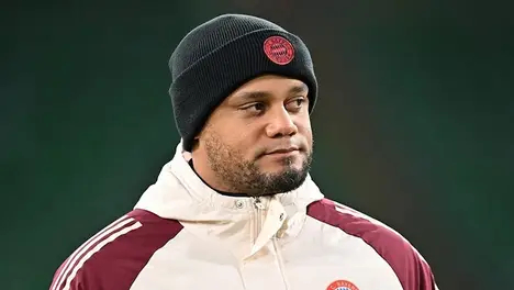 利物浦斯洛特进球逆转，英超联赛利物浦2-1胜埃弗顿