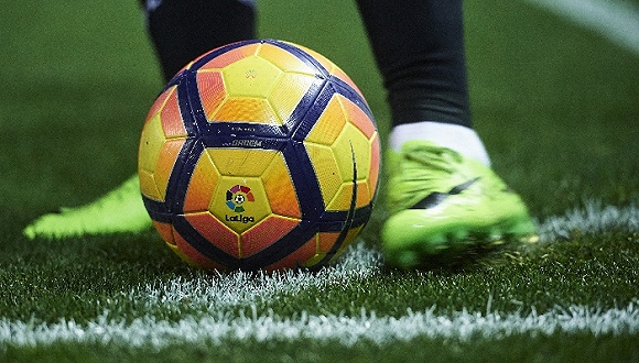 西甲黑马领跑赛季，英超风险加剧，欧冠半决赛悬念迭起